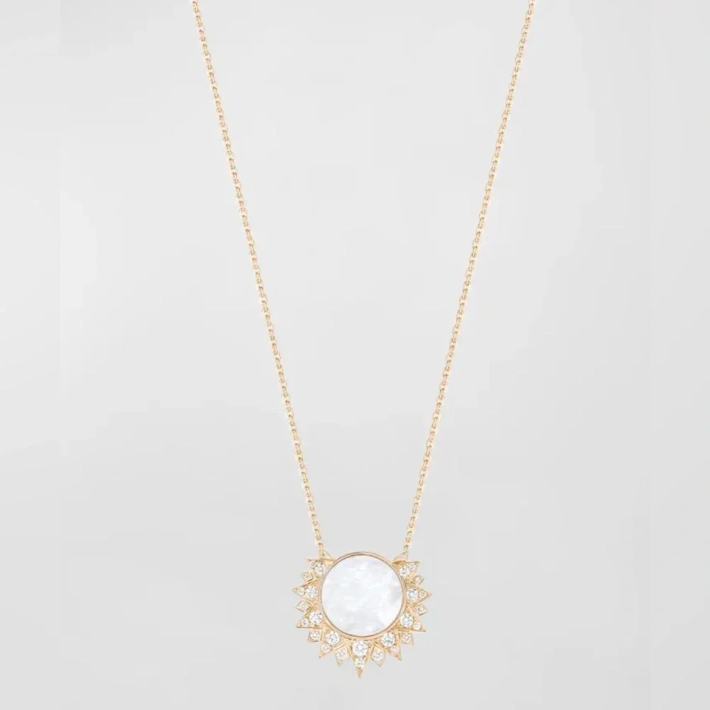 PIAGET
Sunlight 18k Rose Gold Mother of Pearl & Diamond Pendant Necklace - Picture 2 of 8